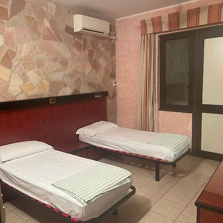 American Motel Чистерна ди Латина Екстериор снимка